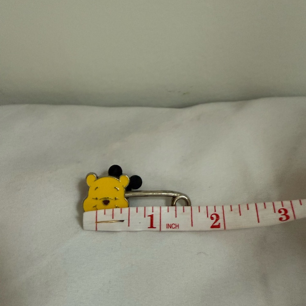 Pooh Safety Pin Character Collection Individual - Picture 5 of 6